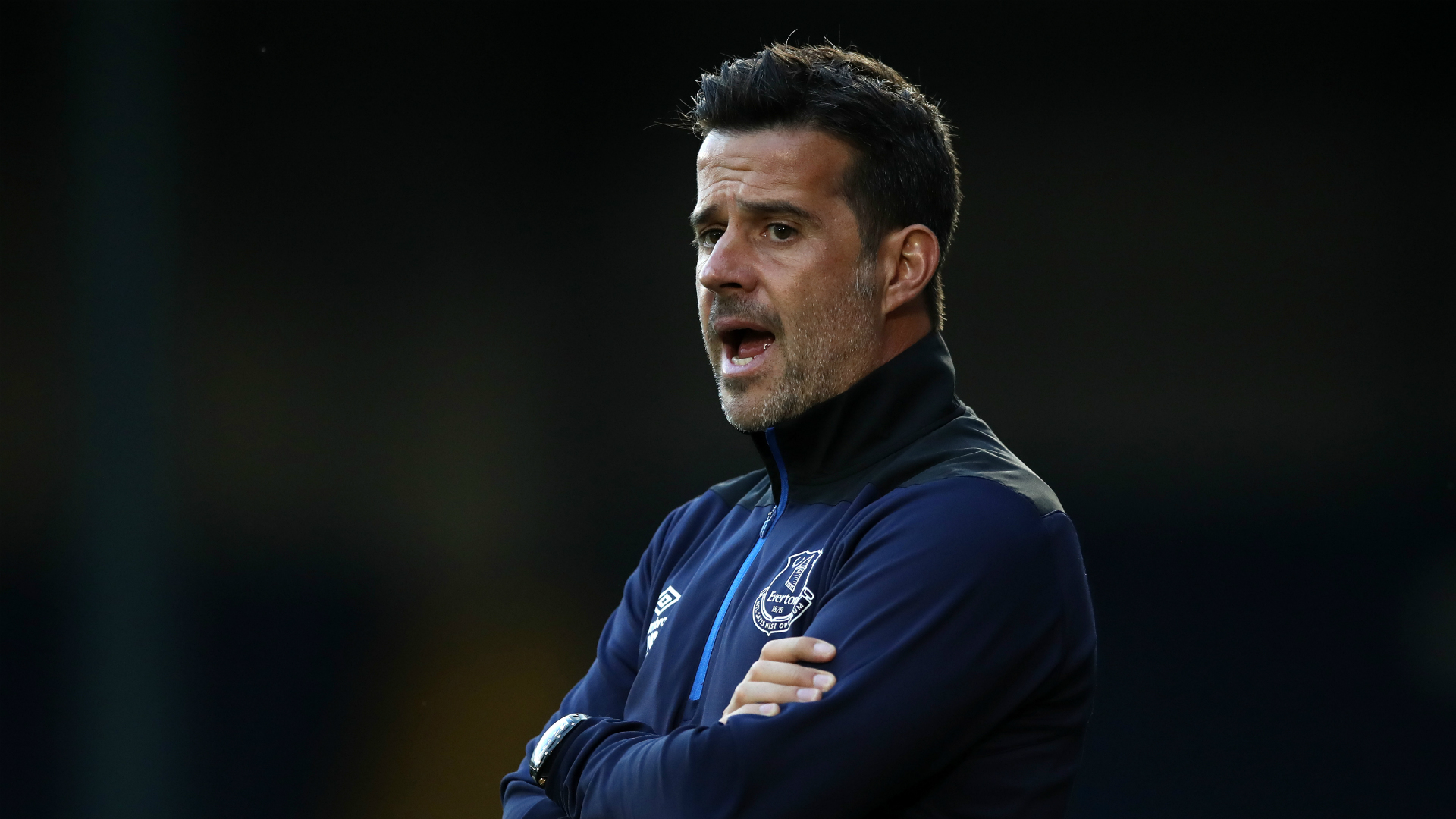 某位年轻主 某位年轻主